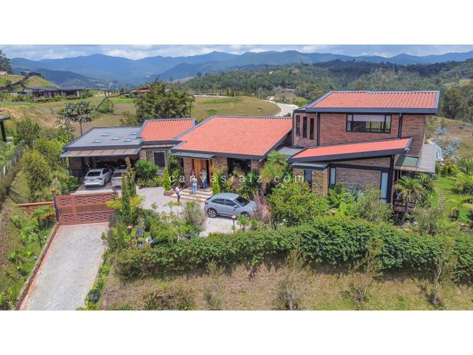 Casa de 3 alcobas en venta en Pantanillo, El Retiro, 360 m² · foto 2 de 21