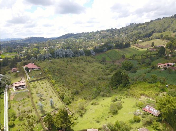 Lote en venta en La Mosquita, Rionegro, 10800 m² · foto 4 de 5