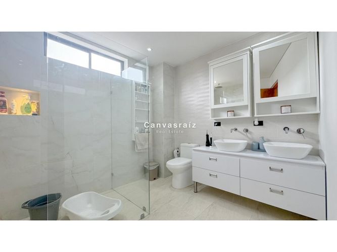 Casa de 3 alcobas en venta en Llano Grande, Rionegro, 215 m² · foto 11 de 12