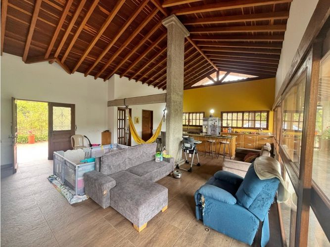Casa de 3 alcobas en venta en Llano Grande, Rionegro, 257 m² · foto 2 de 13
