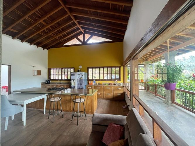 Casa de 3 alcobas en venta en Llano Grande, Rionegro, 257 m² · foto 4 de 13