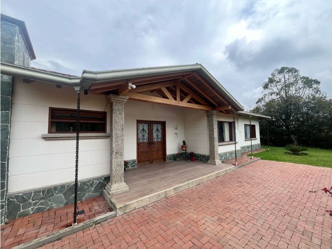 Casa de 3 alcobas en venta en Llano Grande, Rionegro, 257 m² · foto 6 de 13