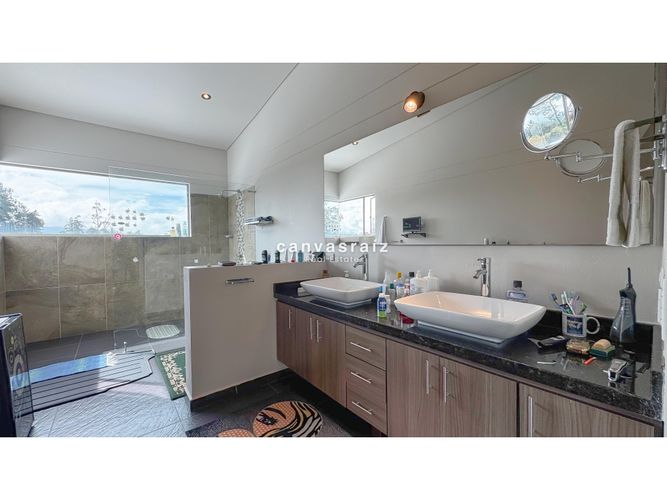 Casa de 5 alcobas en venta en Llano Grande, Rionegro, 500 m² · foto 13 de 16