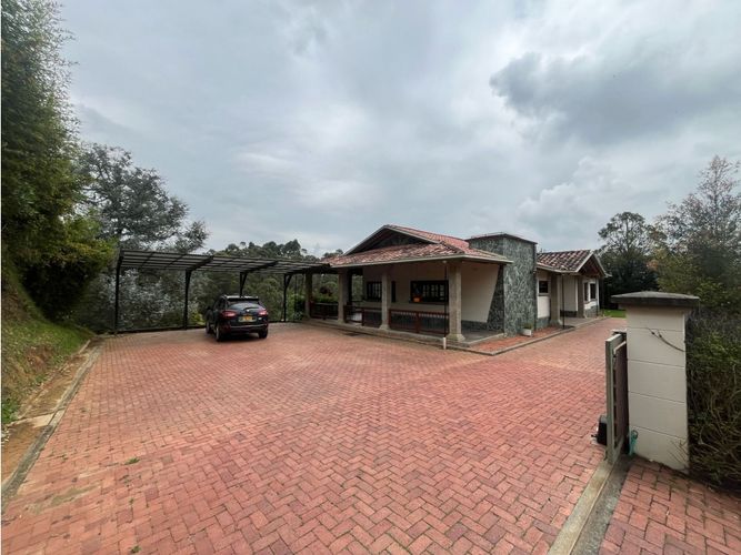 Casa de 3 alcobas en venta en Llano Grande, Rionegro, 257 m² · foto 9 de 13