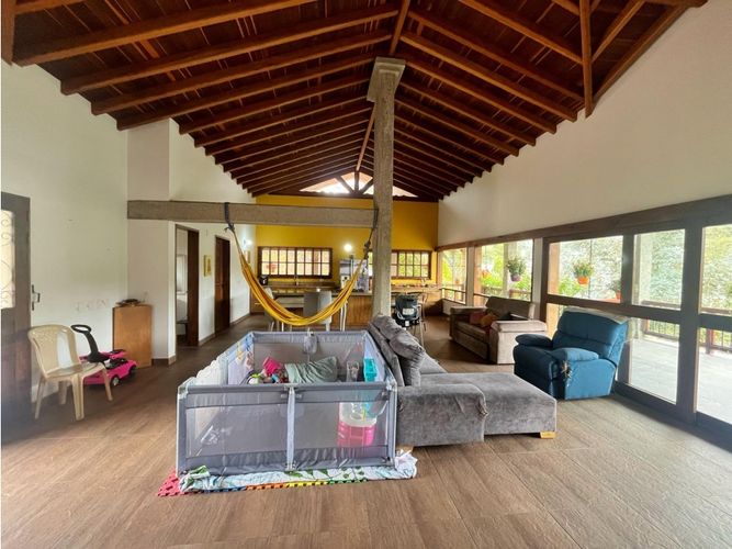 Casa de 3 alcobas en venta en Llano Grande, Rionegro, 257 m² · foto 12 de 13