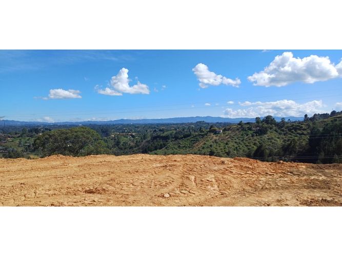 Lote en venta en San Jose, Guarne, 1850 m² · foto 4 de 7