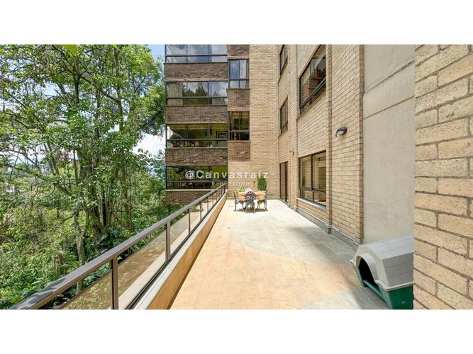 Apartamento de 5 alcobas en venta en Los Naranjos, Medellín, 450 m² · foto 8 de 11