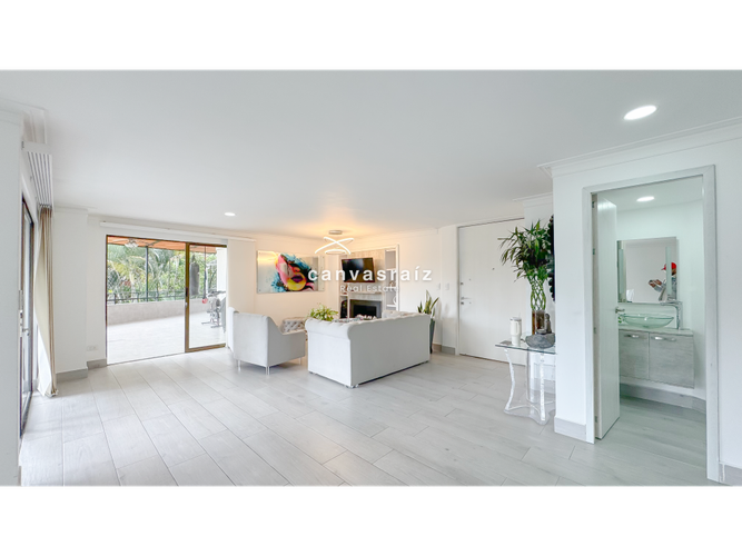 Apartamento de 4 alcobas en venta en Castropol, Medellín, 187 m² · foto 2 de 12