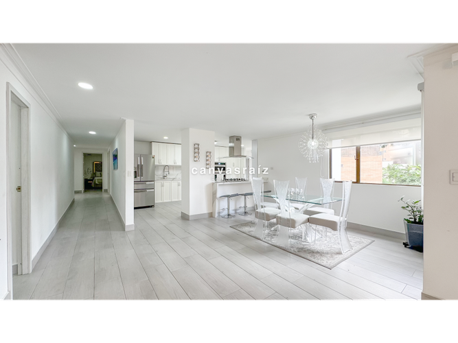 Apartamento de 4 alcobas en venta en Castropol, Medellín, 187 m² · foto 3 de 12