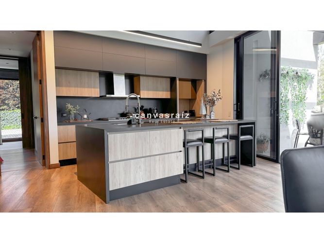 Casa de 5 alcobas en venta en So�Adora, La Ceja, 389 m² · foto 2 de 15