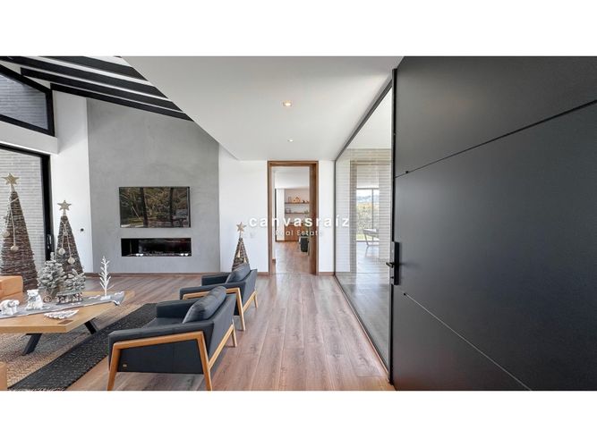 Casa de 5 alcobas en venta en So�Adora, La Ceja, 389 m² · foto 4 de 15