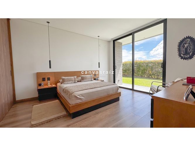 Casa de 5 alcobas en venta en So�Adora, La Ceja, 389 m² · foto 6 de 15