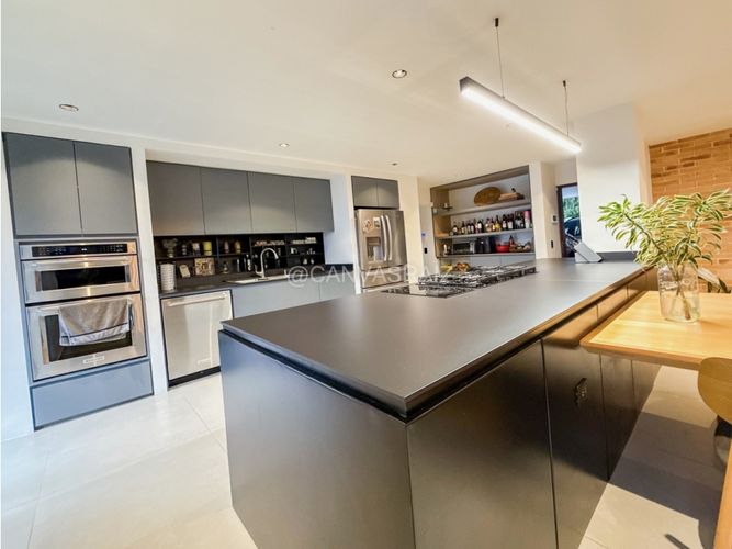 Casa de 5 alcobas en venta en Llano Grande, Envigado, 650 m² · foto 9 de 24