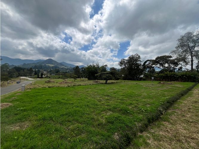Lote en venta en Guamito, El Carmen de Viboral, 1233 m² · foto 4 de 6