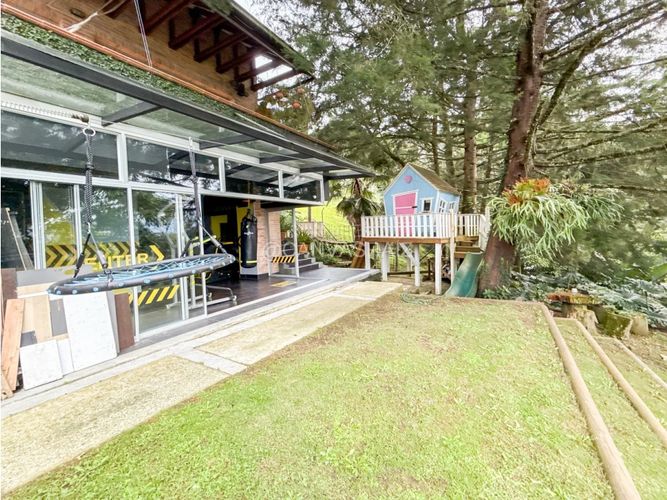 Casa de 5 alcobas en venta en Llano Grande, Envigado, 650 m² · foto 17 de 24