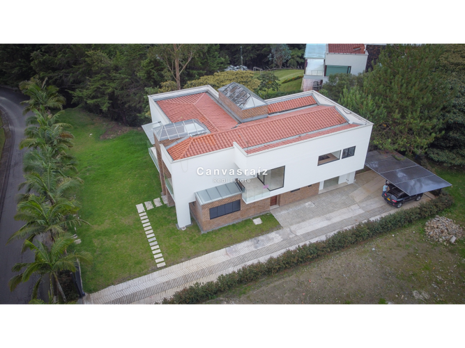 Casa de 4 alcobas en venta en Las Palmas, Envigado, 450 m² · foto 2 de 22