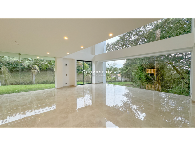 Casa de 4 alcobas en arriendo en Las Palmas, Envigado, 450 m² · foto 3 de 22