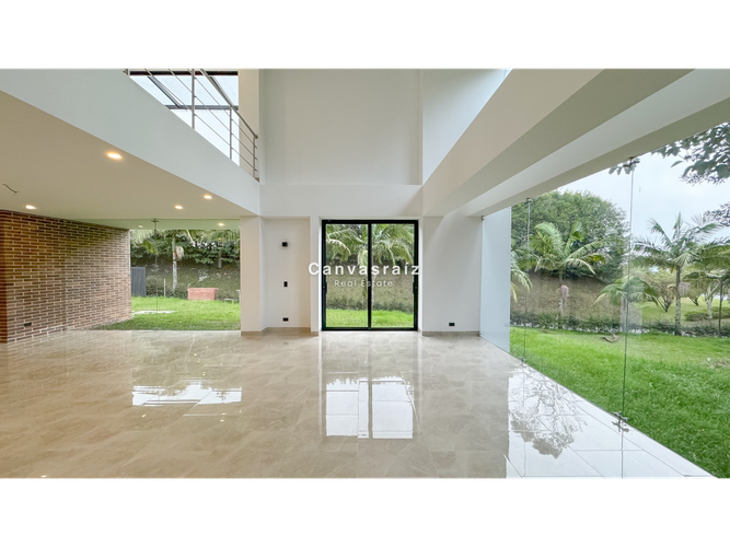 Casa de 4 alcobas en arriendo en Las Palmas, Envigado, 450 m² · foto 4 de 22