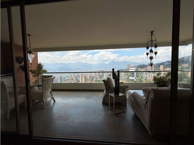 Apartamento en venta en El Poblado, Medellín · foto 3 de 24