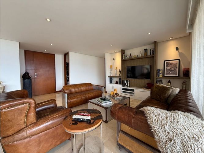 Apartamento en venta en El Poblado, Medellín · foto 7 de 24