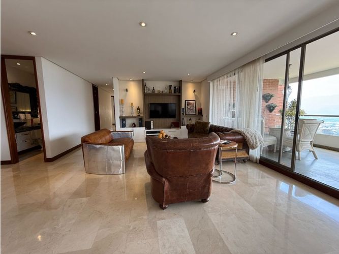Apartamento en venta en El Poblado, Medellín · foto 9 de 24