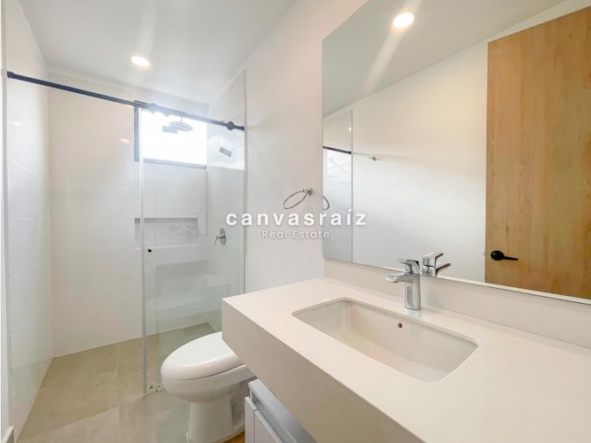Casa de 3 alcobas en venta en Barro Blanco, Rionegro, 220 m² · foto 6 de 12