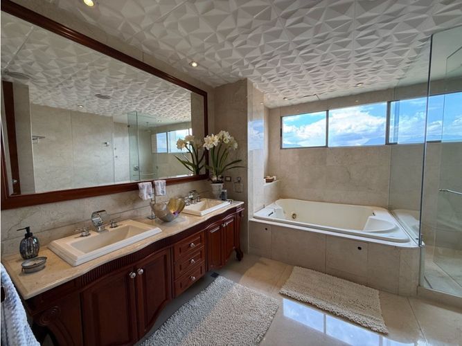Apartamento en venta en El Poblado, Medellín · foto 24 de 24