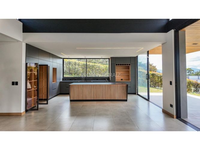 Casa de 4 alcobas en venta en Quirama, El Carmen de Viboral, 370 m² · foto 3 de 14
