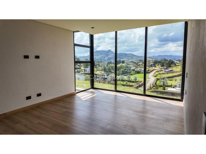 Casa de 4 alcobas en venta en Quirama, El Carmen de Viboral, 370 m² · foto 7 de 14