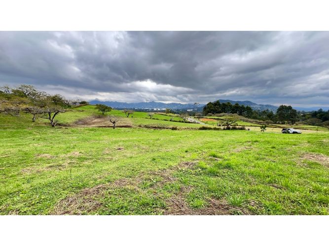 Lote en venta en San Miguel, La Ceja, 2614 m² · foto 3 de 5