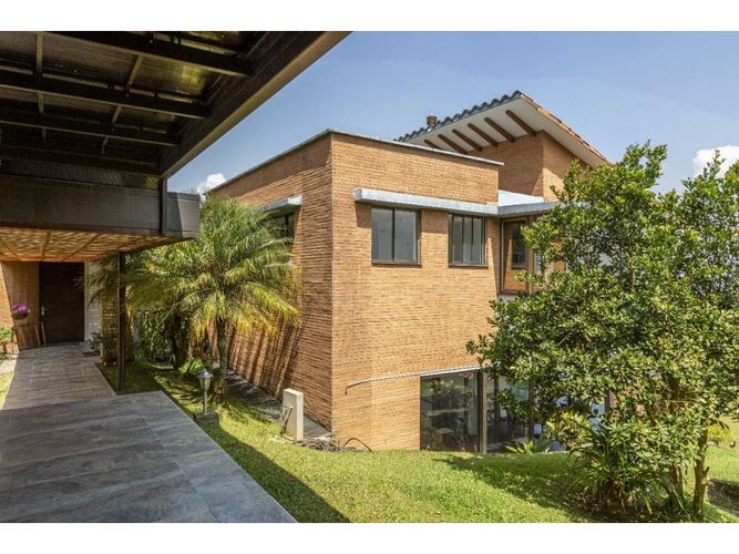 Casa de 4 alcobas en venta en Las Lomitas, Sabaneta, 570 m² · foto 2 de 20