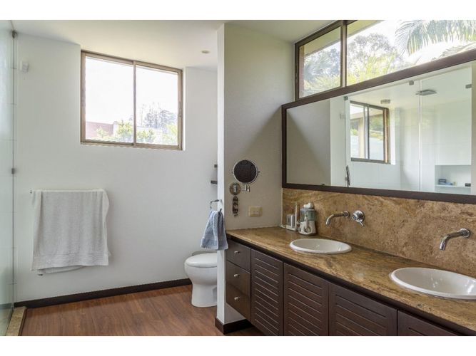 Casa de 4 alcobas en venta en Las Lomitas, Sabaneta, 570 m² · foto 12 de 20