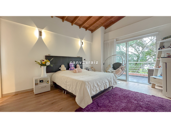 Casa de 5 alcobas en venta en Loma Benedictinos, Envigado, 280 m² · foto 7 de 18