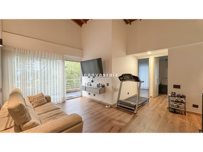 Casa de 5 alcobas en venta en Loma Benedictinos, Envigado, 280 m² · foto 14 de 18