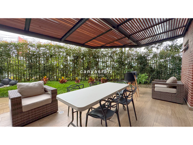 Casa de 5 alcobas en venta en Loma Benedictinos, Envigado, 280 m² · foto 17 de 18