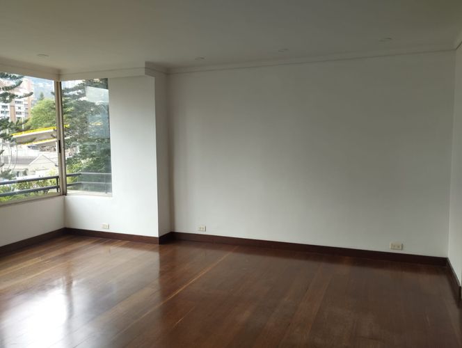 Apartamento de 3 alcobas en arriendo en El Poblado, Medellín, 149 m² · foto 4 de 14