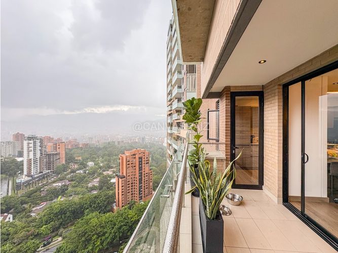 Apartamento de 3 alcobas en venta en El Poblado, Medellín, 138 m² · foto 3 de 18