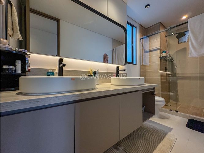 Apartamento de 3 alcobas en venta en El Poblado, Medellín, 138 m² · foto 8 de 18
