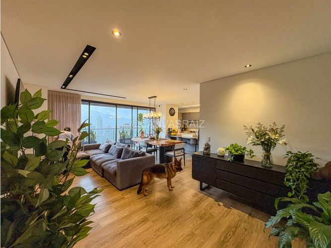 Apartamento de 3 alcobas en venta en El Poblado, Medellín, 138 m² · foto 16 de 18