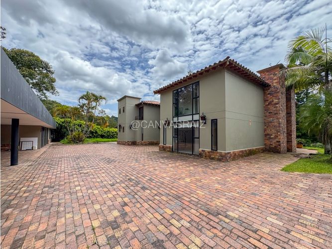 Casa de 6 alcobas en venta en Llano Grande, Rionegro, 800 m² · foto 3 de 19