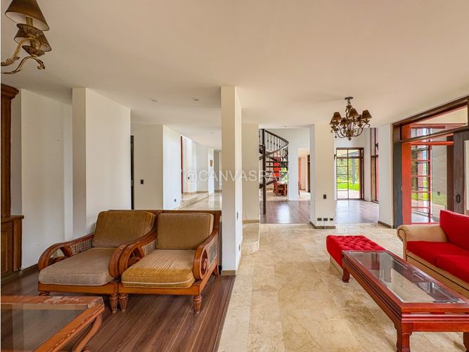 Casa de 6 alcobas en venta en Llano Grande, Rionegro, 800 m² · foto 8 de 19