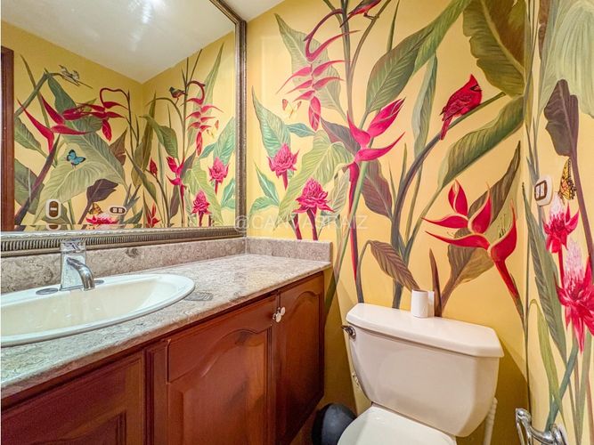 Casa de 4 alcobas en venta en Los Naranjos, Medellín, 520 m² · foto 6 de 22