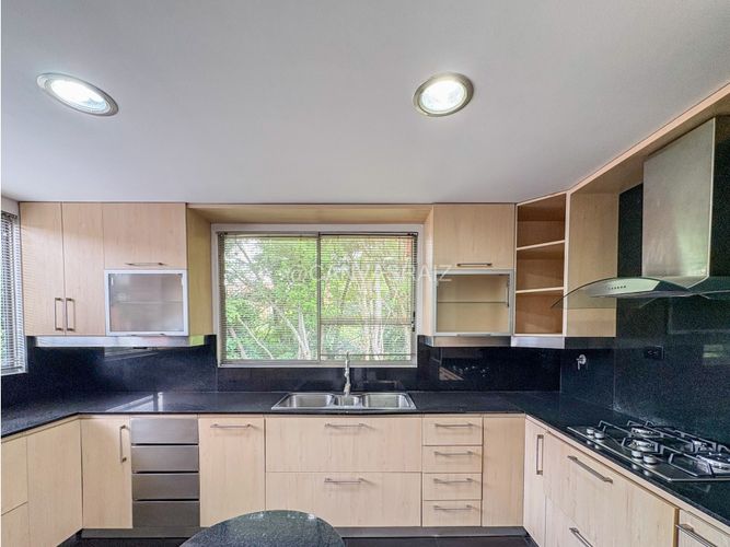Casa de 4 alcobas en venta en Los Naranjos, Medellín, 520 m² · foto 8 de 22