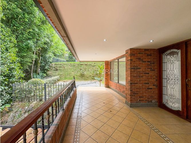 Casa de 4 alcobas en venta en Los Naranjos, Medellín, 520 m² · foto 11 de 22