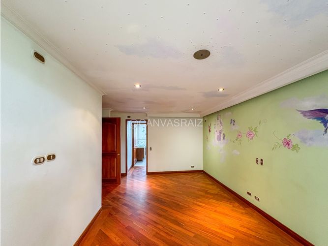 Casa de 4 alcobas en venta en Los Naranjos, Medellín, 520 m² · foto 13 de 22