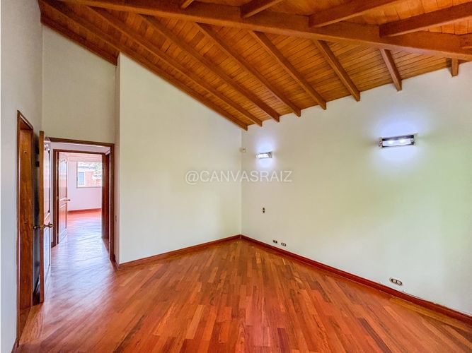 Casa de 4 alcobas en venta en Los Naranjos, Medellín, 520 m² · foto 16 de 22