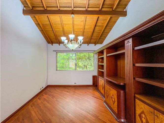 Casa de 4 alcobas en venta en Los Naranjos, Medellín, 520 m² · foto 18 de 22