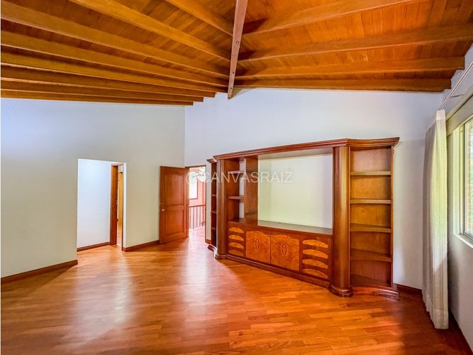 Casa de 4 alcobas en venta en Los Naranjos, Medellín, 520 m² · foto 19 de 22