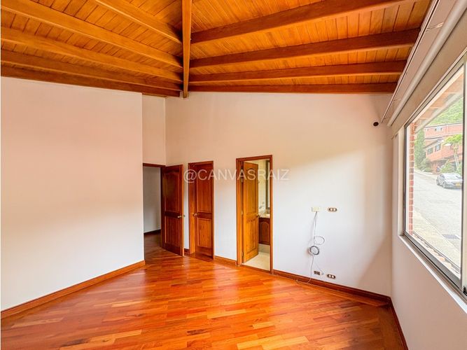 Casa de 4 alcobas en venta en Los Naranjos, Medellín, 520 m² · foto 21 de 22