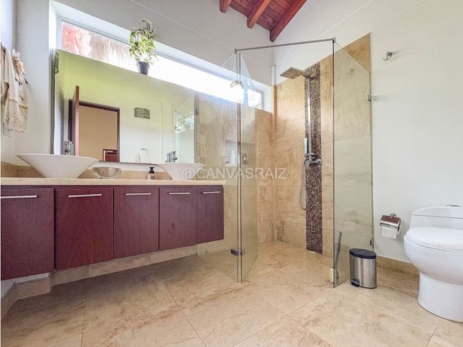 Casa de 4 alcobas en venta en Llano Grande, Rionegro, 300 m² · foto 14 de 20